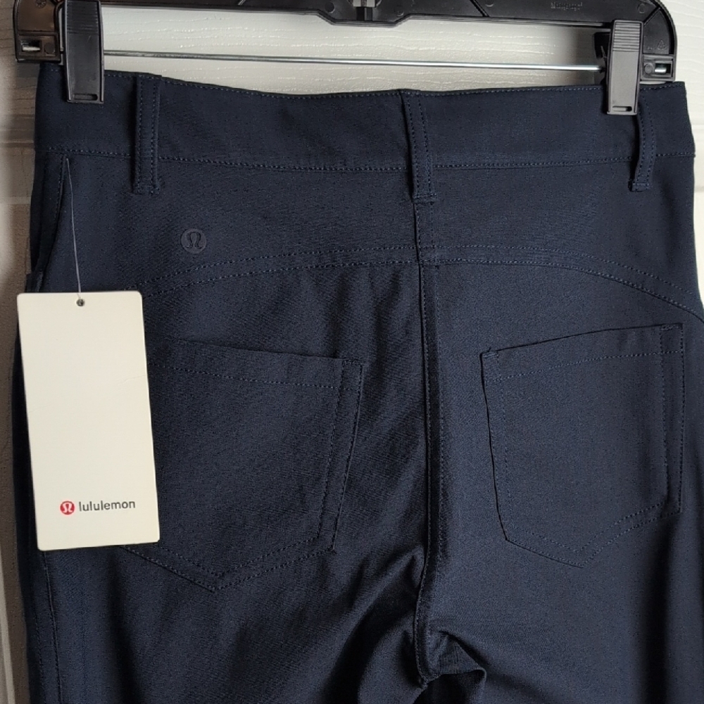 Lululemon Navy Straight Leg City Sleek 5 Pocket Wide-Leg Pant sz 6 fits like a 4 - Picture 3 of 13